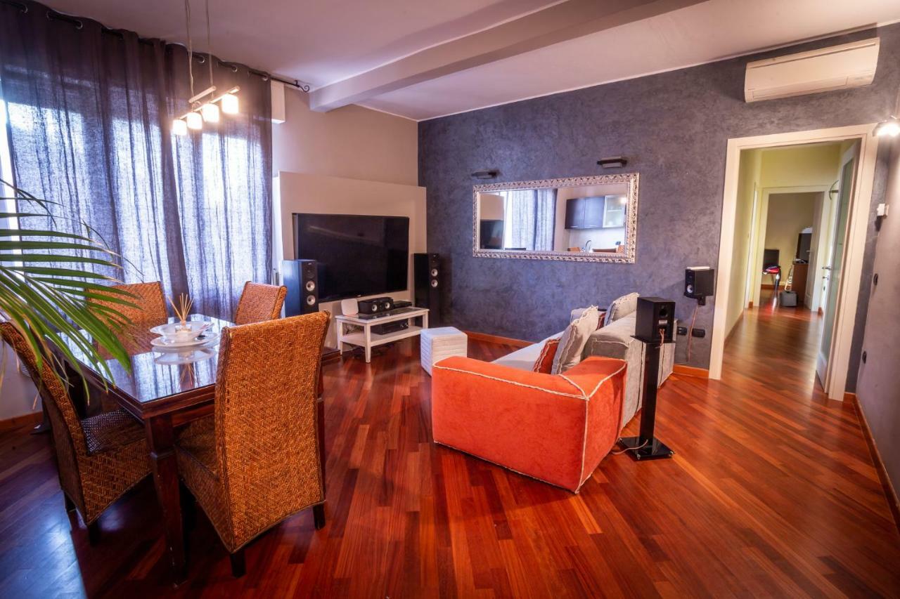 Cinematic Modern Flat, 100 Mt Da Ospedale Apartment Ravenna Ngoại thất bức ảnh